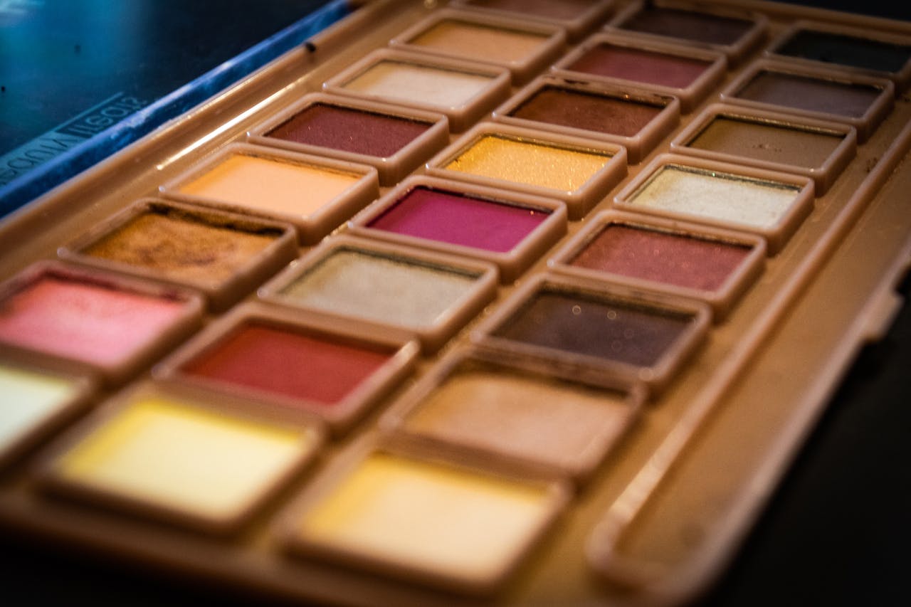 Palette maquillage pour yeux marrons : couleurs et astuces