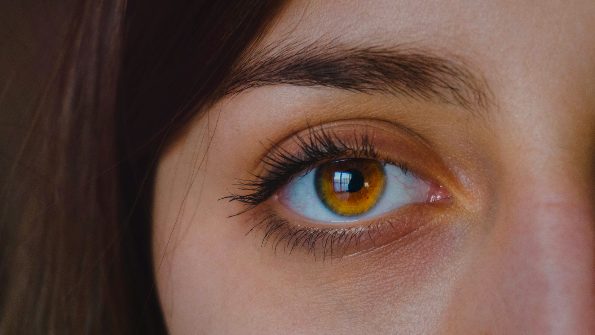 Quel mascara pour yeux marrons ? Couleurs idéales et conseils